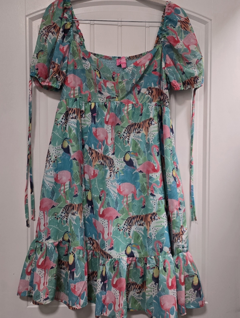 Boutique Puff Sleeve Pastel Tropical Print Babydoll Dress. Swiss Dot. Lined - Picture 3 of 7